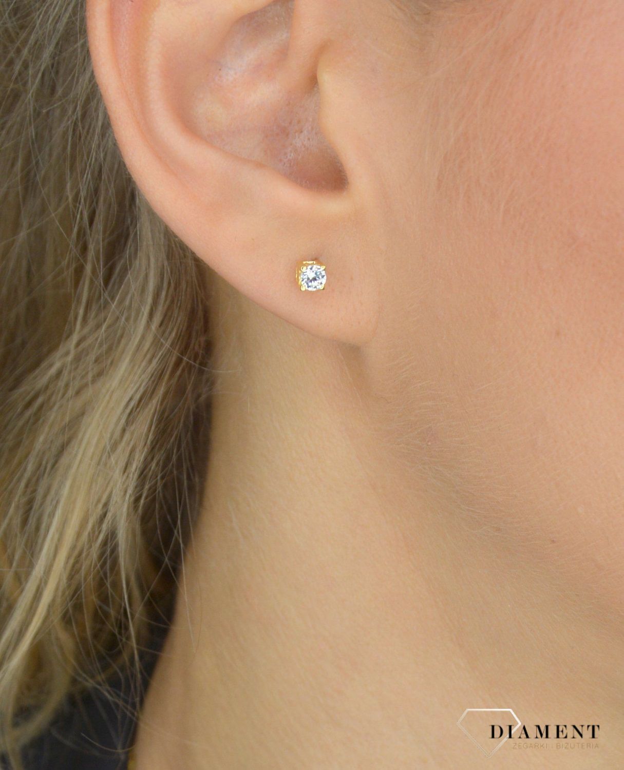 Złote kolczyki przy uchu 585 oprawiona cyrkonia KL 9393 585.jpg